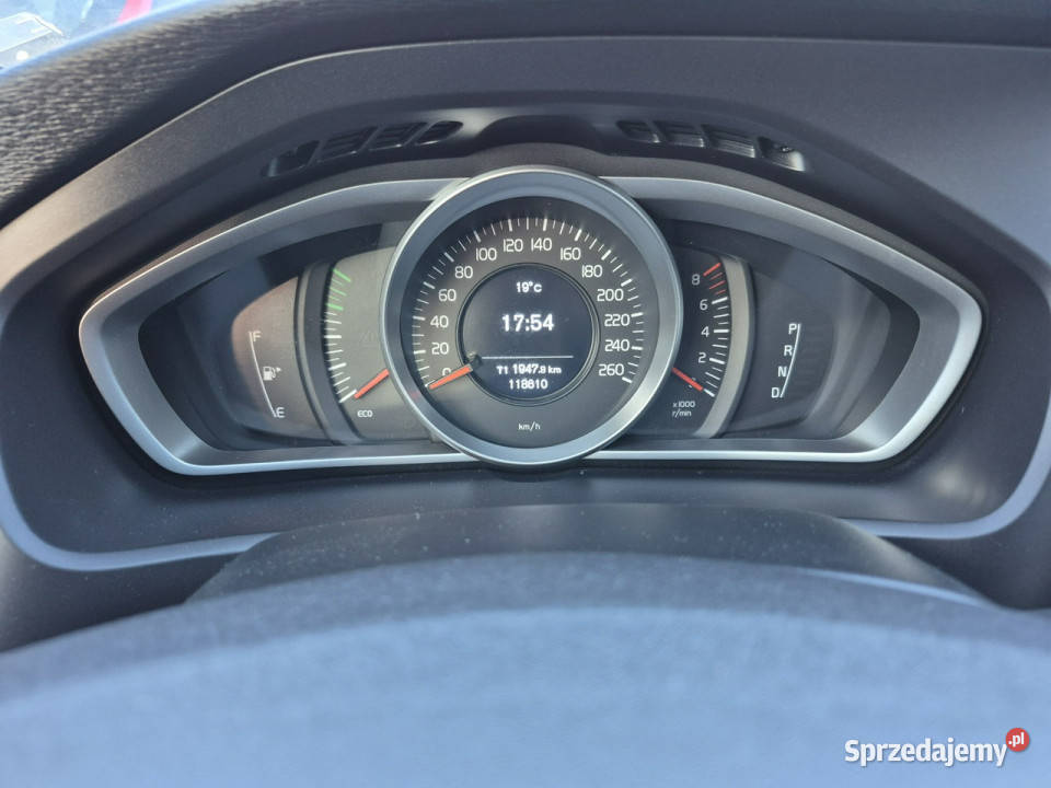 Volvo V40 15 benzyna lift automat navi LED 118 wielofunkcyjna kierownica Drelów