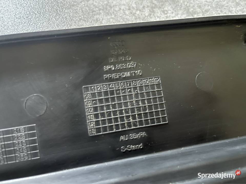 LISTWA ATRAPY GRILLA AUDI A3 09 8P0853037 Jasienie
