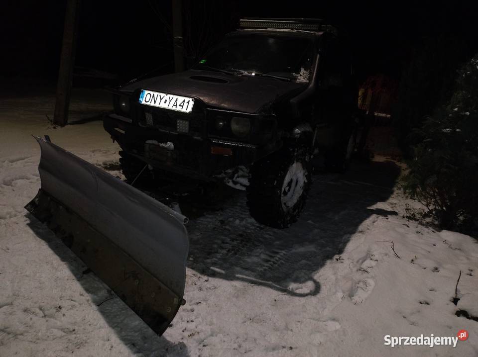Nissan Terrano 2 27 TDI wyciągarka pług 4x4 Nysa