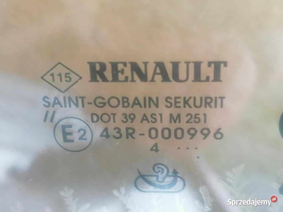 szyba przednia z czujnikiem i uszczelką Renault łódzkie Piotrków Trybunalski sprzedam