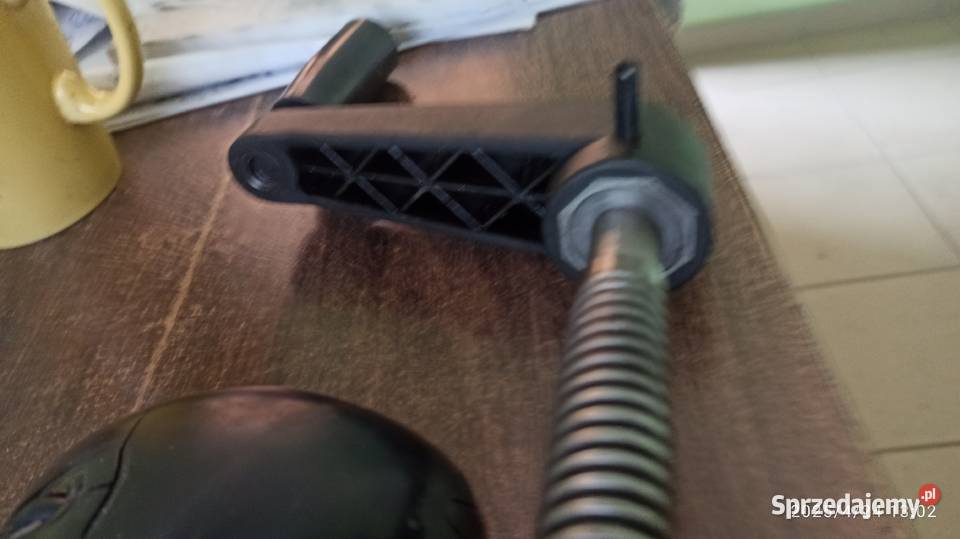 pokrętło ze śrubą do nastawiania suportu Kłodawa