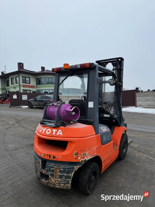 wózek widłowy TOYOTA 7FGF25 LPG 2500 40m przesuw gaz Działoszyn
