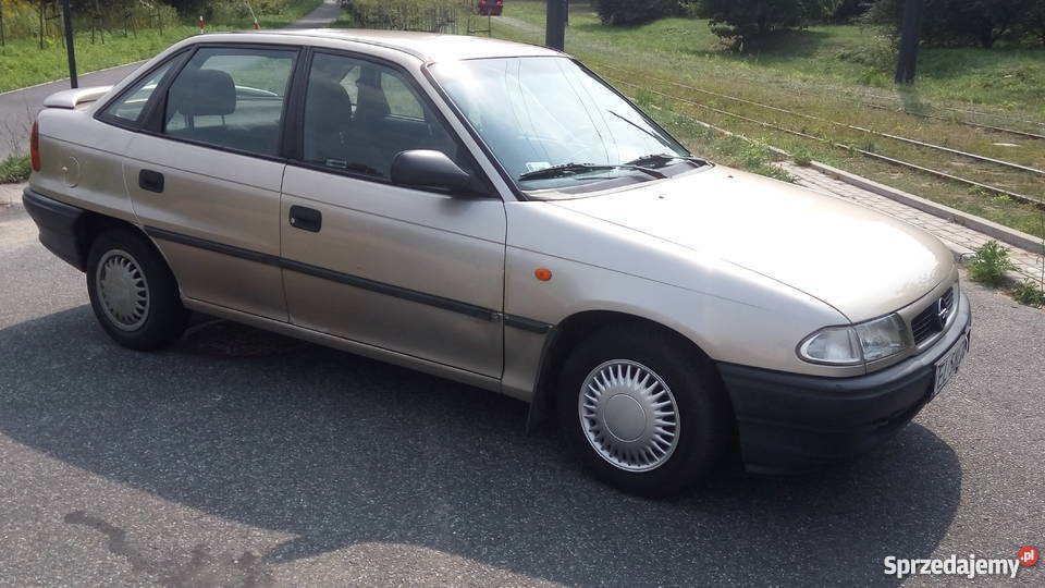 Opel Astra 1998 105 przebiegu stan Łódź