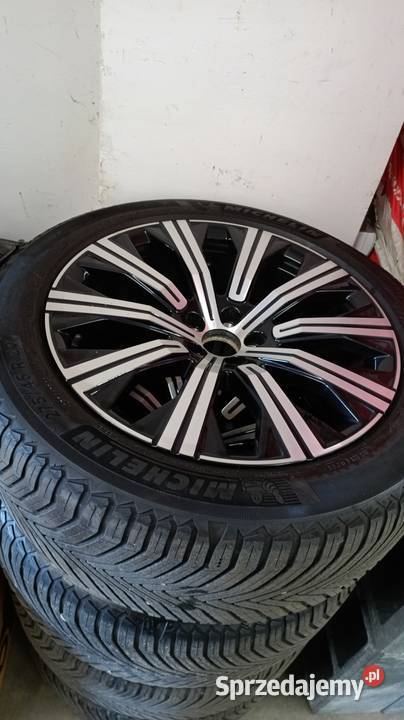 Sprzedam felgi aluminiowe Volvo 20 Opony i felgi Słupsk