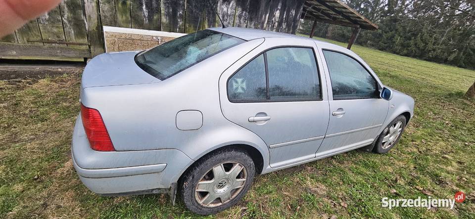 VW Bora 16 8V 101 LPG 1998r Klika Rok produkcji 1998 Majdan Ostrowski