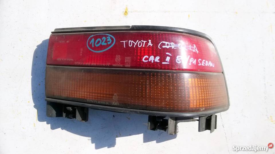 TOYOTA CARINA II SEDAN 1989 1991 LAMPA TYŁ PRAWA Wrocław