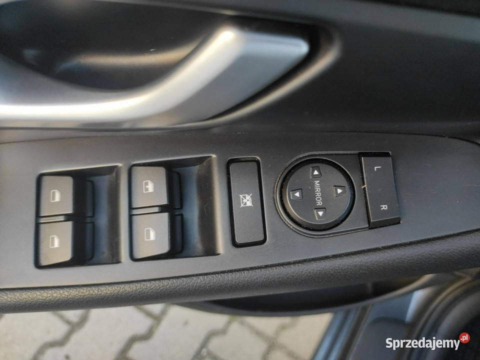Hyundai i30 14 MPI 100 MT6 Classic J085205 III Warszawa