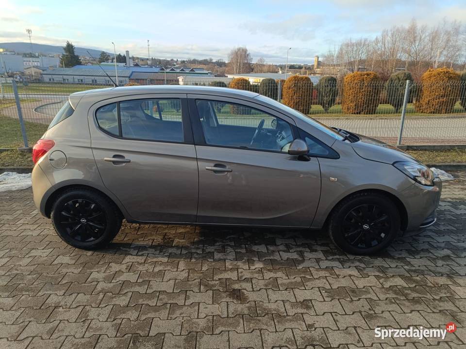 Opel Corsa E Hatchback 14 Twinport 90 2015 radio Sanok