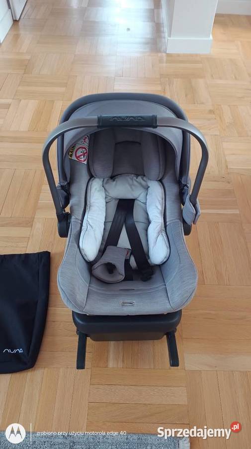 Fotelik samochodowy Nuna z bazą mazowieckie Ciechanów