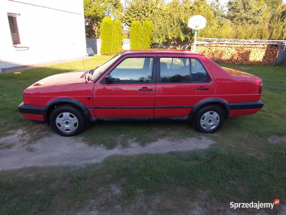 Czerwona Jetta mazowieckie Pionki