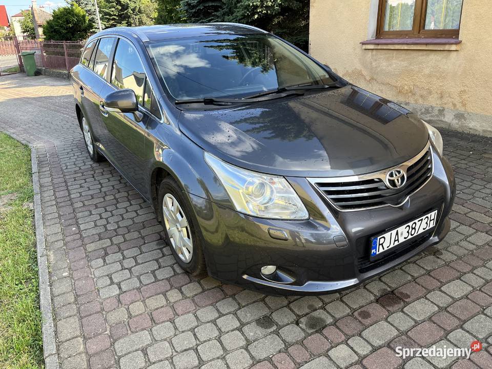 Toyota Avrndis T27 20D 126 koni Radymno