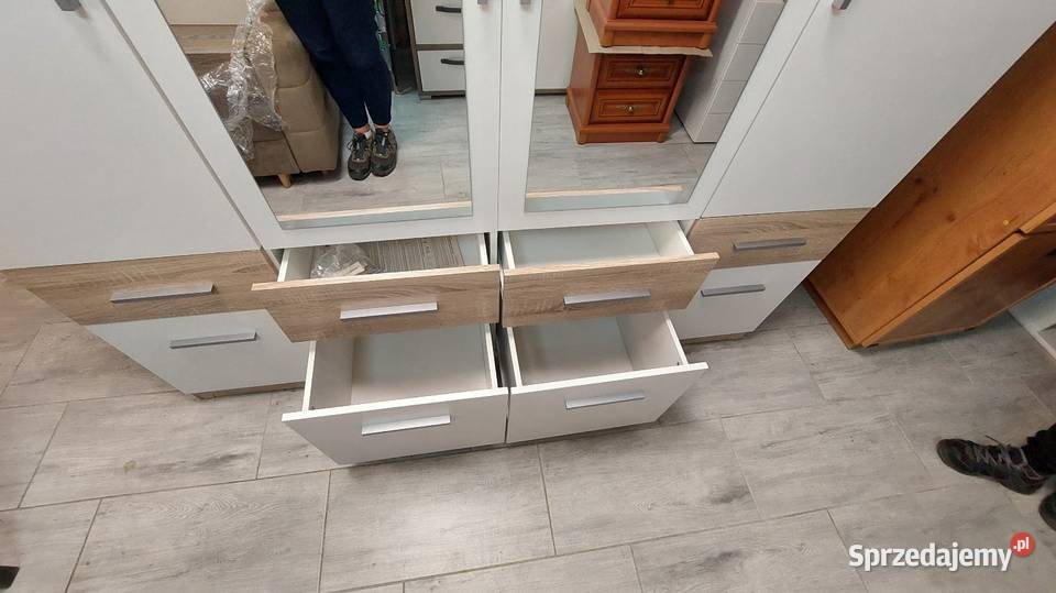 Szafa Box 4d8s 180 z lustrami Poznań