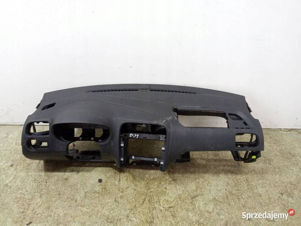 DESKA ROZDZIELCZA KOKPIT PULPIT 6R Volkswagen Rok produkcji 2011