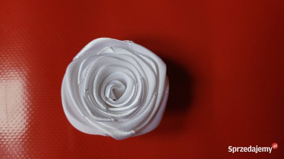 Białe różyczki z wstążki satynowej Piekary Śląskie