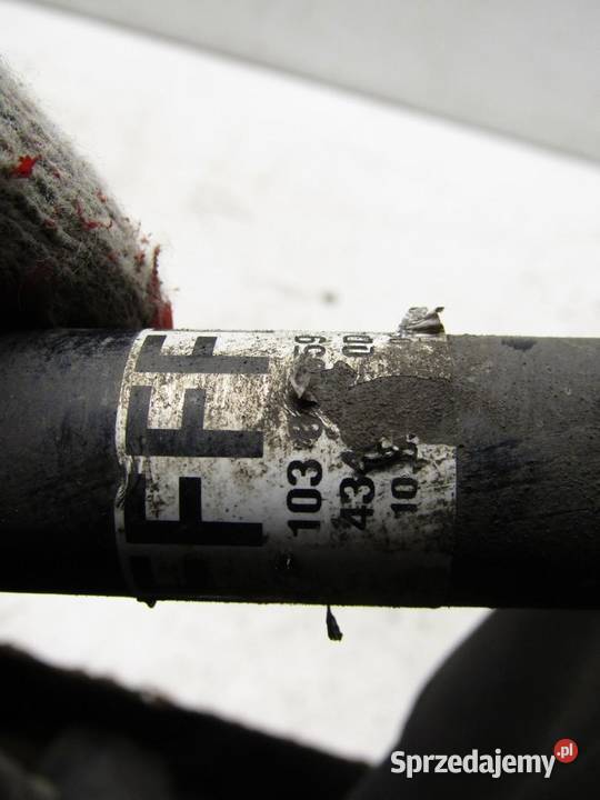 PÓŁOŚ PRZEDNIA LEWY PRZÓD 13 VVTI TOYOTA YARIS osobowe sprzedam