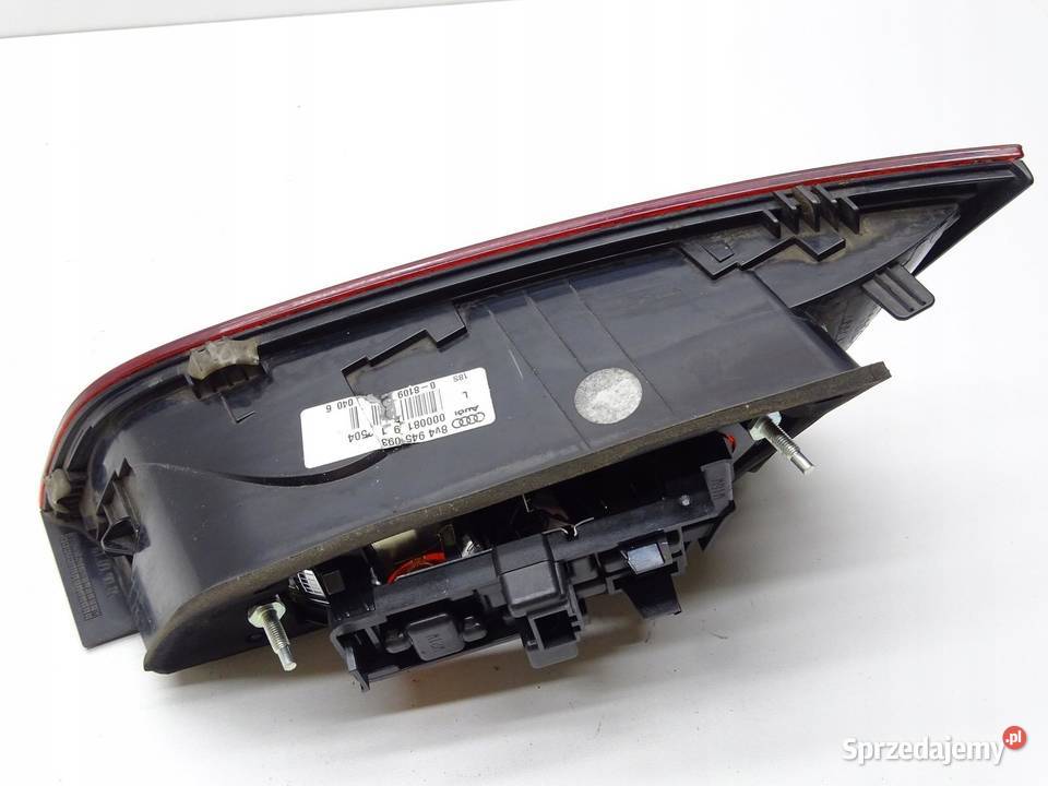 LAMPA LEWA LEWY TYŁ TYLNA W KLAPE AUDI A3 8V 5D osobowe małopolskie
