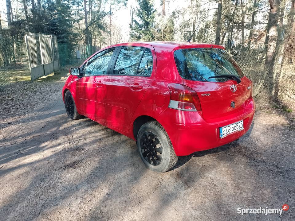 ładna Toyota Yaris II FL