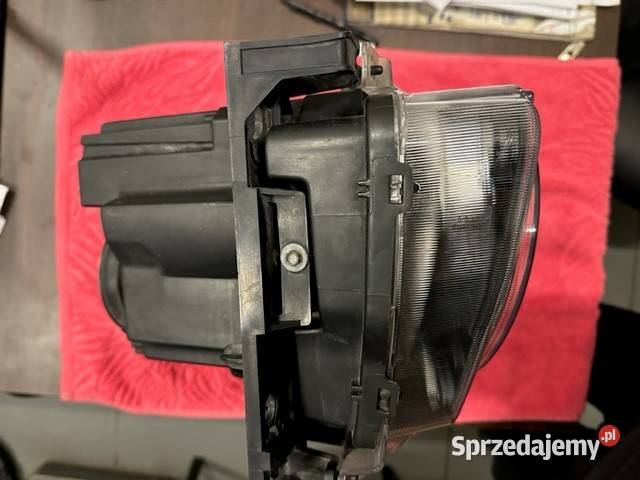 Renge Rover Sport L320 Lampa Przednia prawa lift Rok produkcji 2012