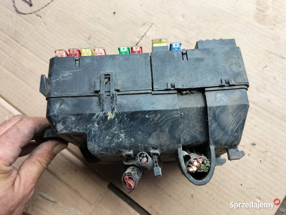 FORD MONDEO MK3 SKRZYNKA BEZPIECZNIKÓW Kamień-Kolonia