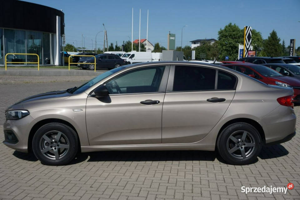 Fiat Tipo Sedan 10 T3 100 salon II 2016 lakier metallic lubelskie Lublin
