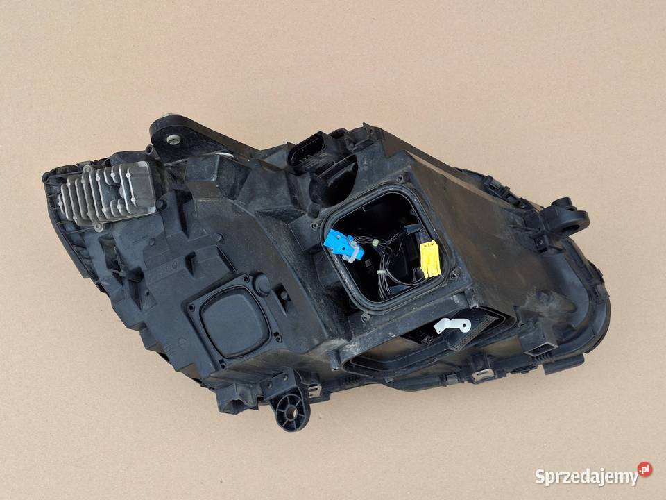 MERCEDES CKLASA W205 REFLEKTOR LEWY FULL LED lubuskie