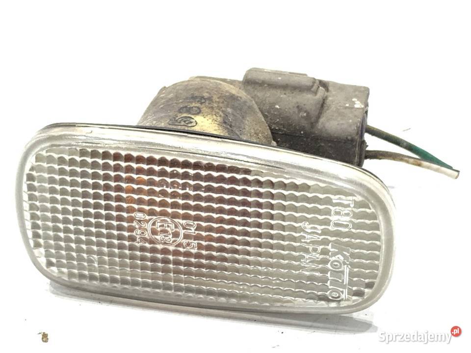 KIERUNKOWSKAZ PRAWY PRZÓD TOYOTA RAV 4 II 0005 sprzedam