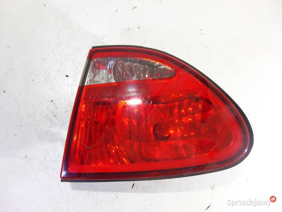 LAMPA PRAWA TYLNA TYŁ KLAPY CHEVROLET ALERO osobowe