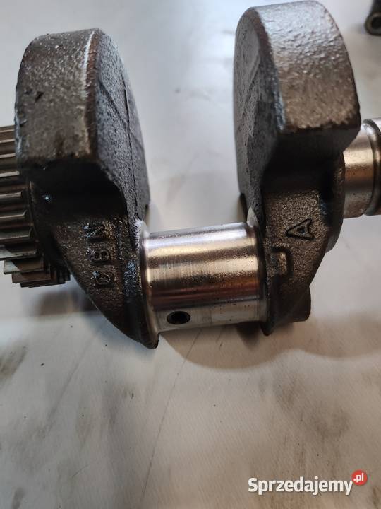 Wał korbowy Briggs vanguard 2 cylindry 16 Wiele