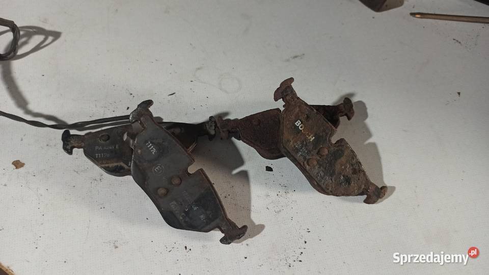 Klocki Bmw e46 Tył Tylne Kmpl czujnik zużycia osobowe Dębica sprzedam