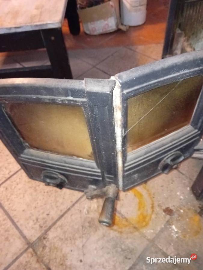 Kominek z niedźwiedziem