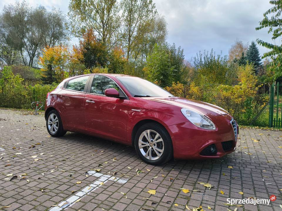 Alfa Romeo Giulietta 16 JTDm nowe opony DNA lakier metallic łódzkie sprzedam