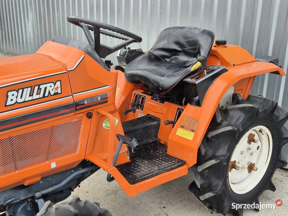 Traktorek traktor KUBOTA B114D 44 Skrzynia biegów Manualna Małuszyn sprzedam