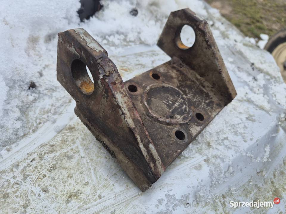 Wspornik zaczepu dolnego Ursus C330 Bucze