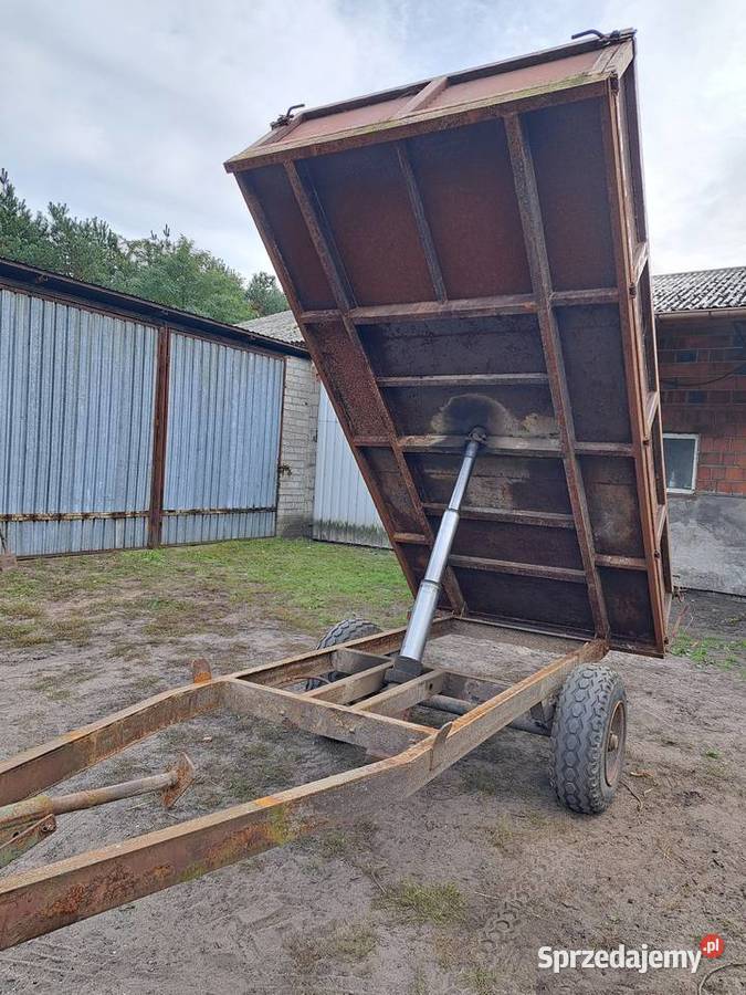 Przyczepa jednoosiowa wywrotka na tył Gizałki sprzedam