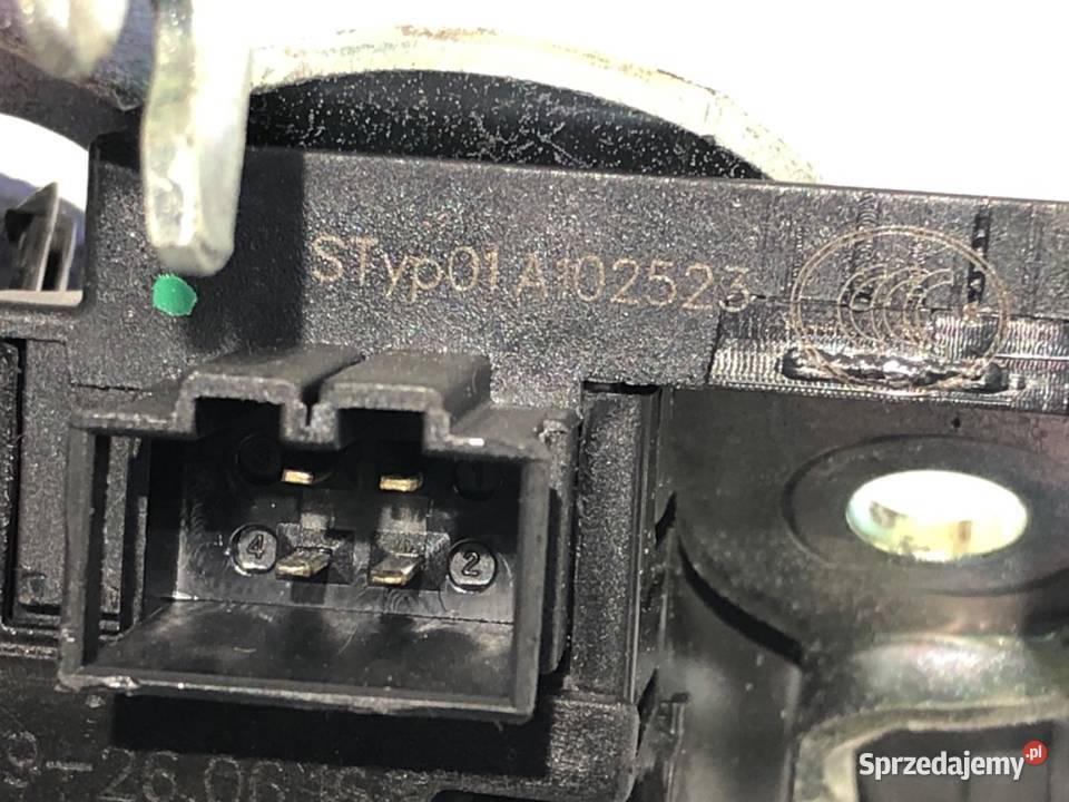 ZAMEK KLAPY TYŁ AUDI Q5 8R SUV 8R0827505A 0817 osobowe Karoseria sprzedam