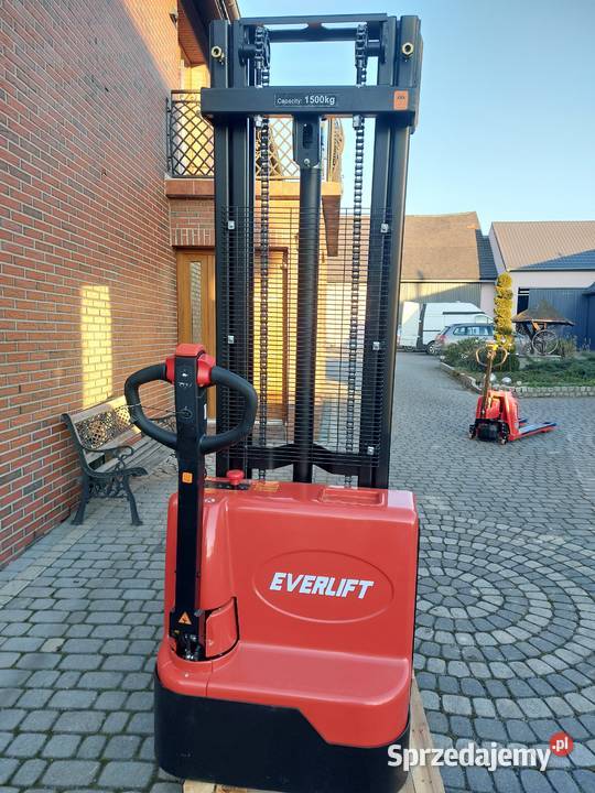 Paleciak Elektryczny z masztem 35m udźwig 15T Gostomia