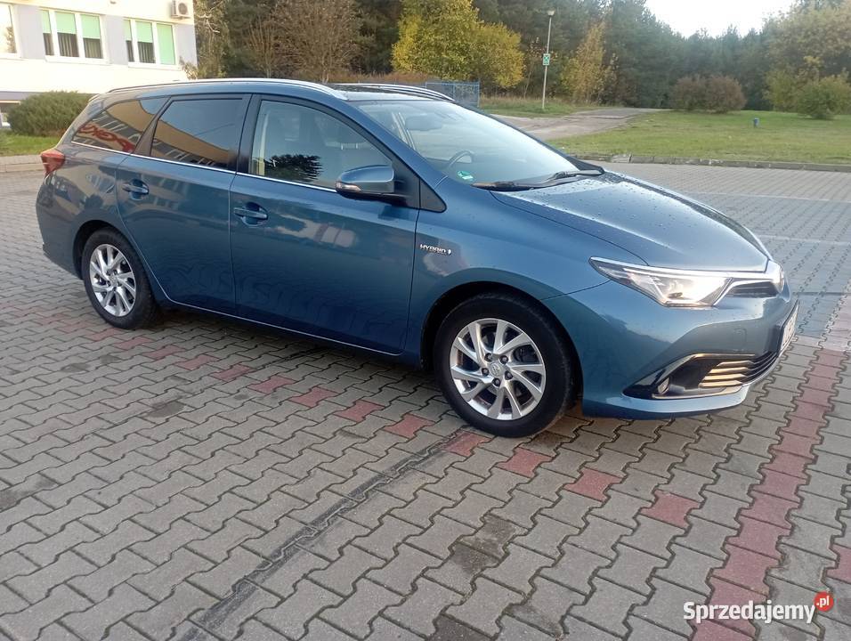Toyota Auris 18 hybrid Łęczna