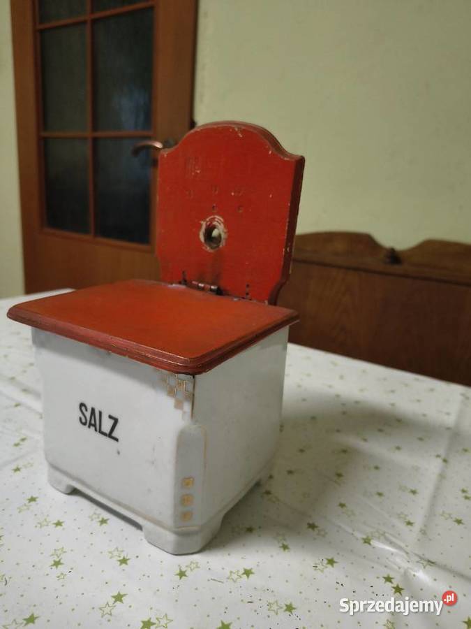 Stary pojemnik na sól