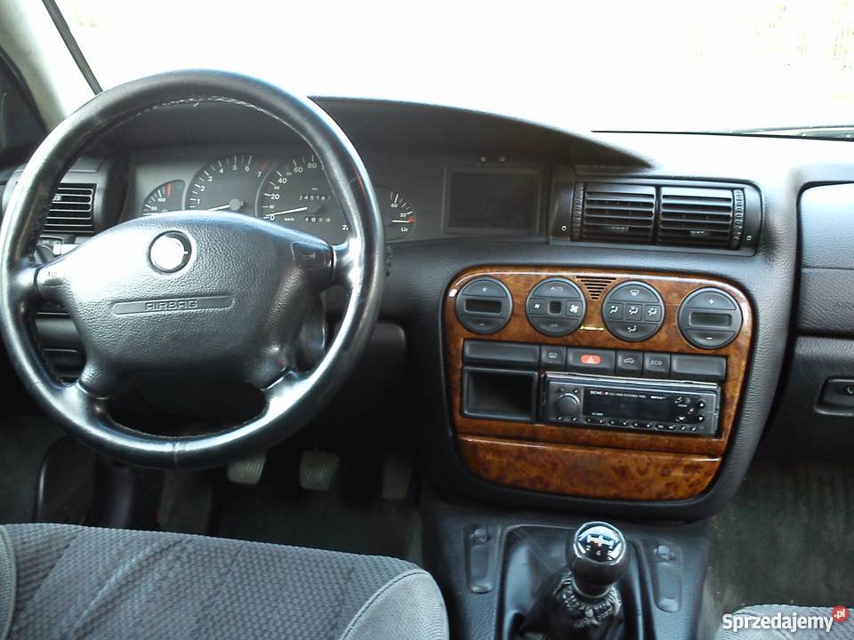 opel omega kombi ładna Sanok sprzedam