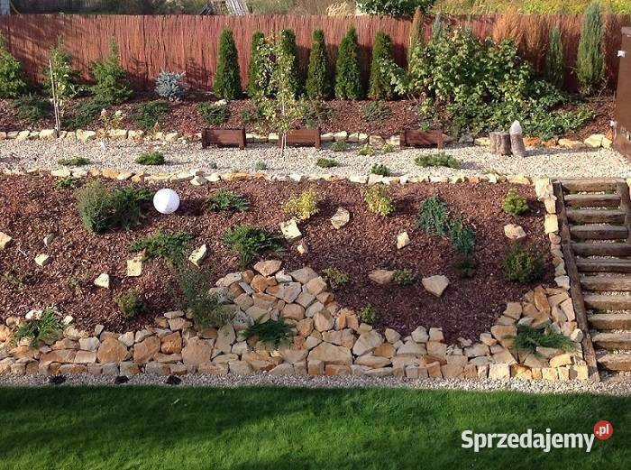 Kamień ogrodowy na murki skarpy ogrodzenia