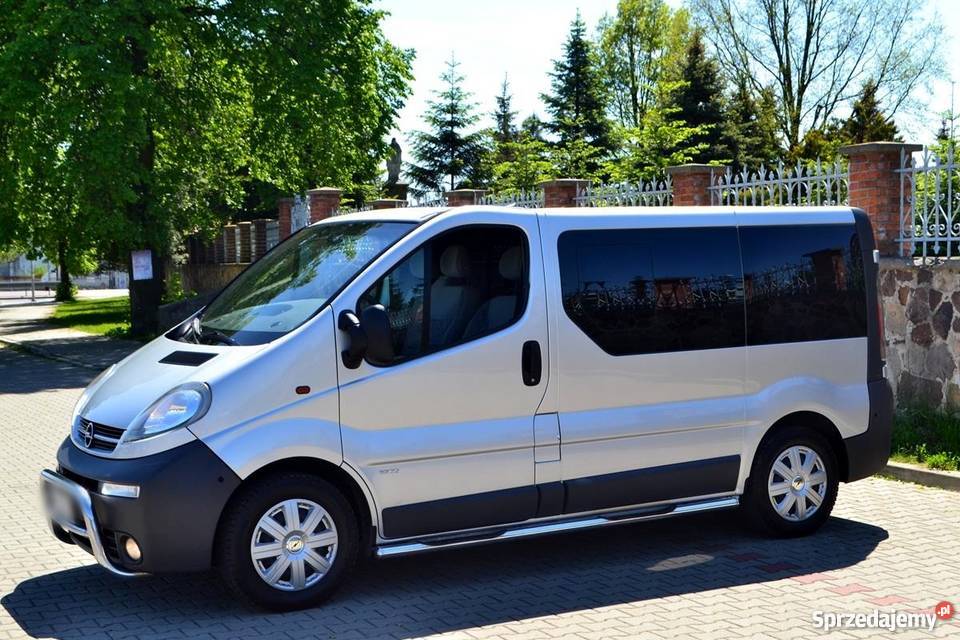 Wynajem BUSA z kierowcą 8 osób kierowca 9 Kielce auto wynajem