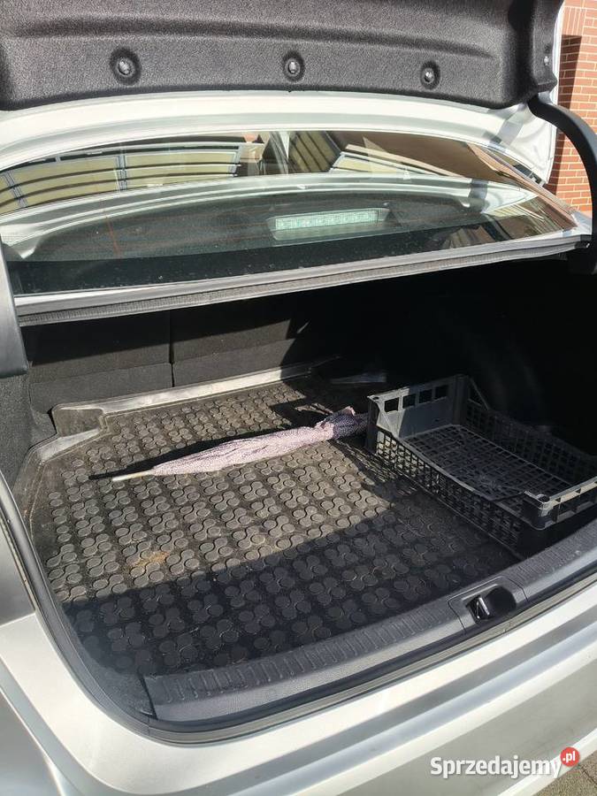 Toyota Corolla sedan 2021r 15 benz srebrna Elbląg