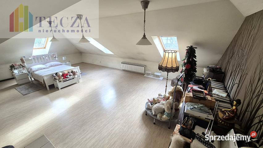 Dom wolnostojący Warszawa 320m2 asfalt