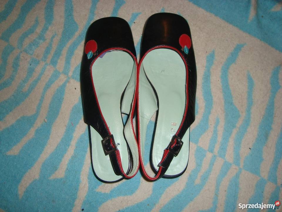 Sandałki z krytymi palcami Ostrołęka sprzedam