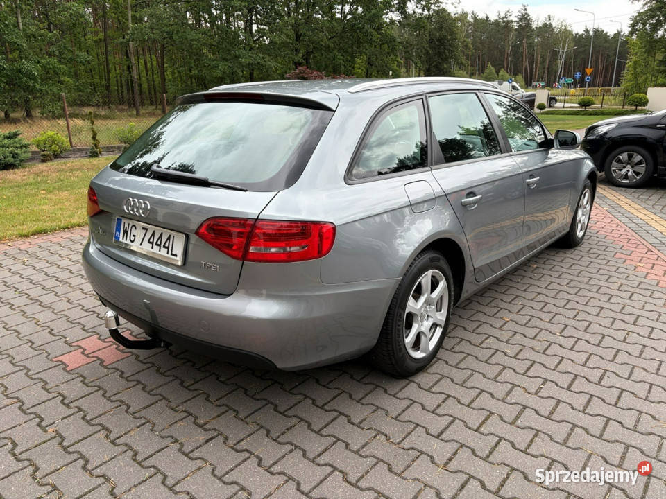 Audi A4 Avant 18 Podgrzewane fotele Hak zadbane manualna Lipówki