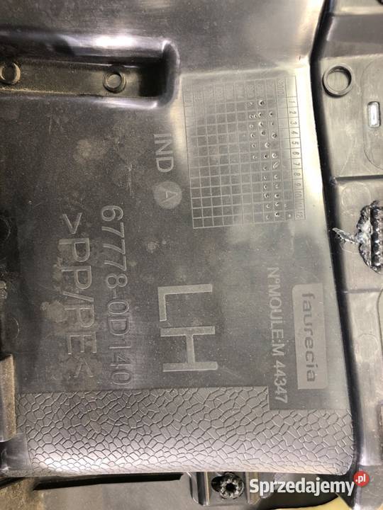 BOCZEK DRZWI LEWY PRZÓD TOYOTA YARIS III osobowe Tapicerki samochodowe podkarpackie sprzedam