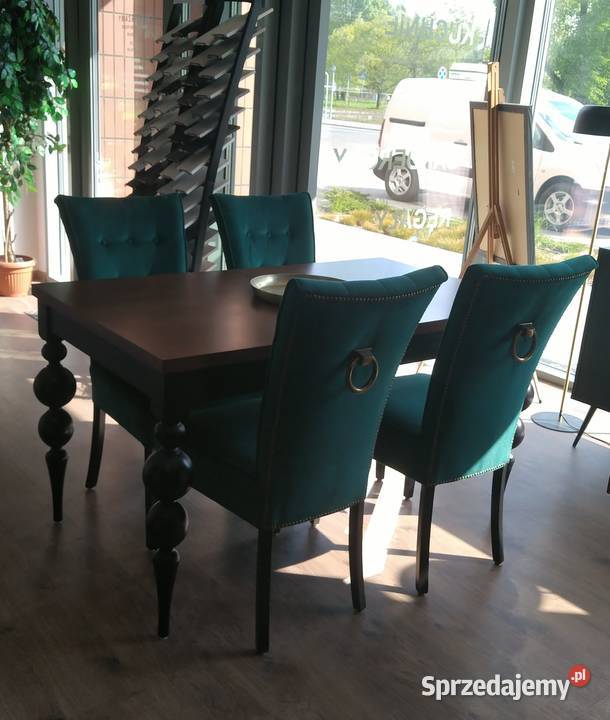 Elegancki komplet: Stół i cztery krzesła z ekspozycji