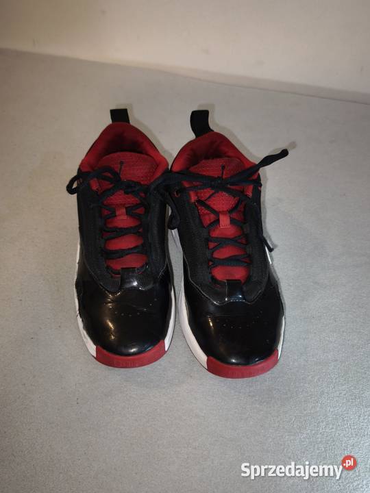 Buty Jordan w czarnoczerwonej kolorystyce Legionowo