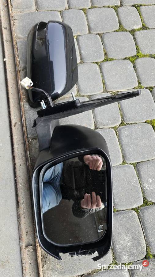 Suzuki Grand Vitara II lusterko prawe uszkodzone osobowe Wieliczka