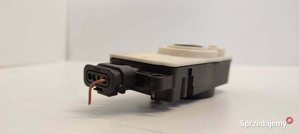 BMW F44 218I SILNICZEK ŻALUZJI POWIETRZA 9881645